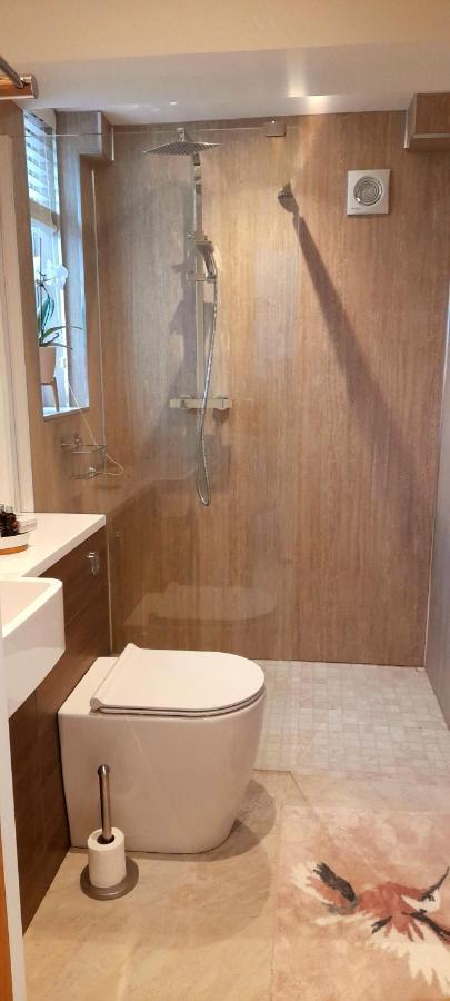Quaint Little Guest Suite With Private Parking Newport  Ngoại thất bức ảnh