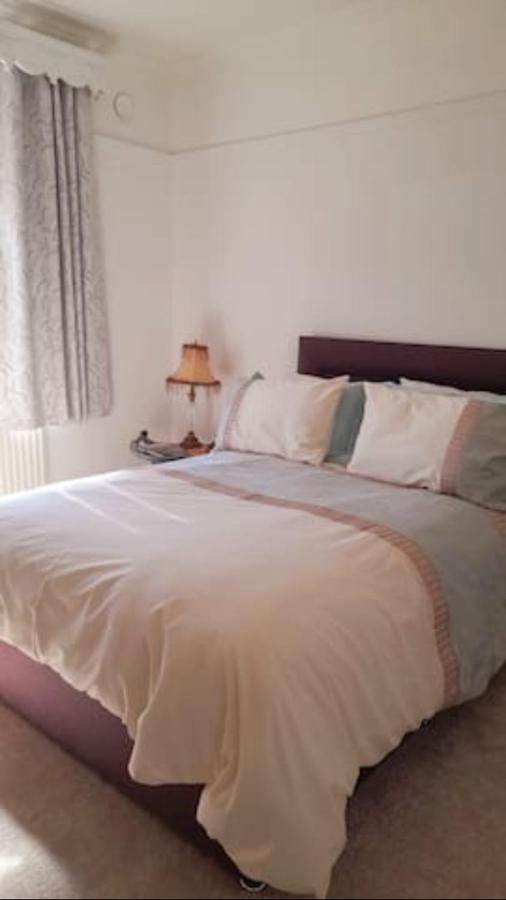Quaint Little Guest Suite With Private Parking Newport  Ngoại thất bức ảnh